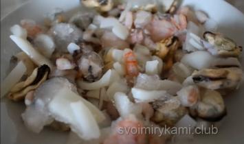 Морепродукты с рисом Рис морепродукты сою и овощи